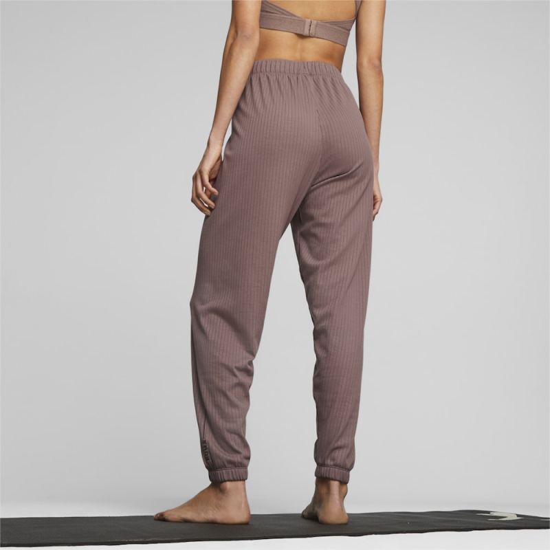 Puma | Women's Studio Unwind Training Joggers - Dark Clove