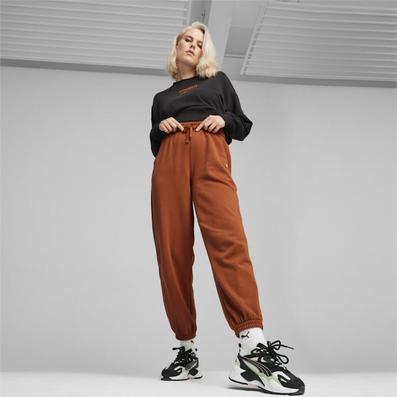 Puma | Women's DOWNTOWN Relaxed Sweatpants - Teak