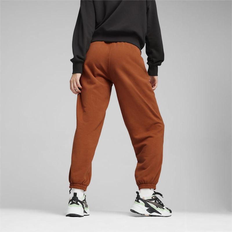 Puma | Women's DOWNTOWN Relaxed Sweatpants - Teak