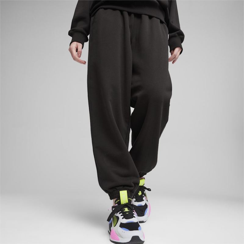 Puma | Women's DOWNTOWN Relaxed Sweatpants - Black