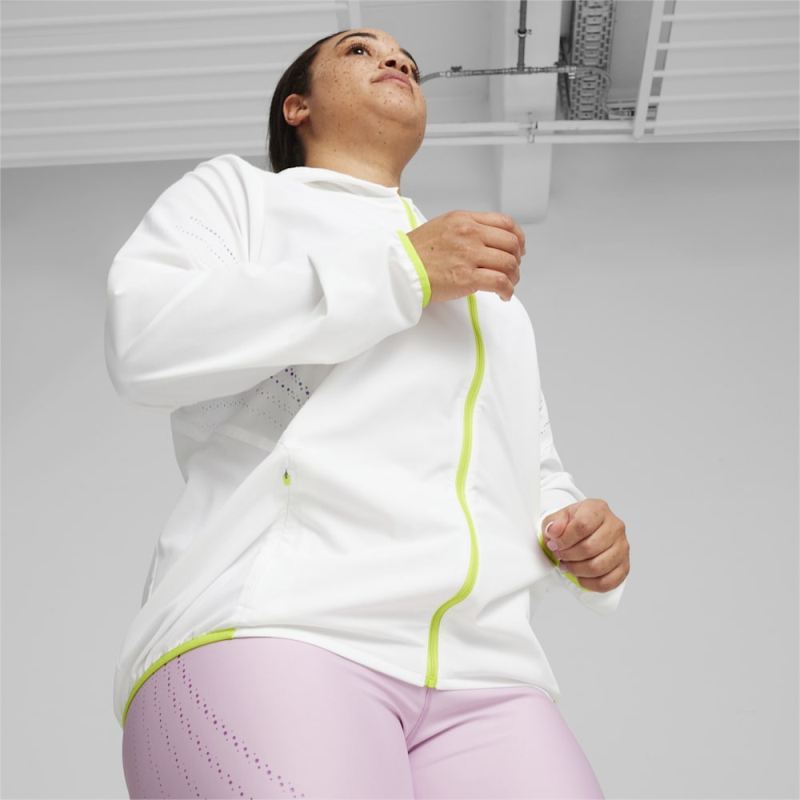 Puma | Women's RUN ULTRAWEAVE Running Jacket - White