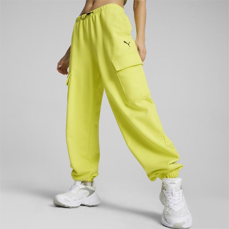 Puma | Women's DARE TO Relaxed Sweatpants - Lime Sheen