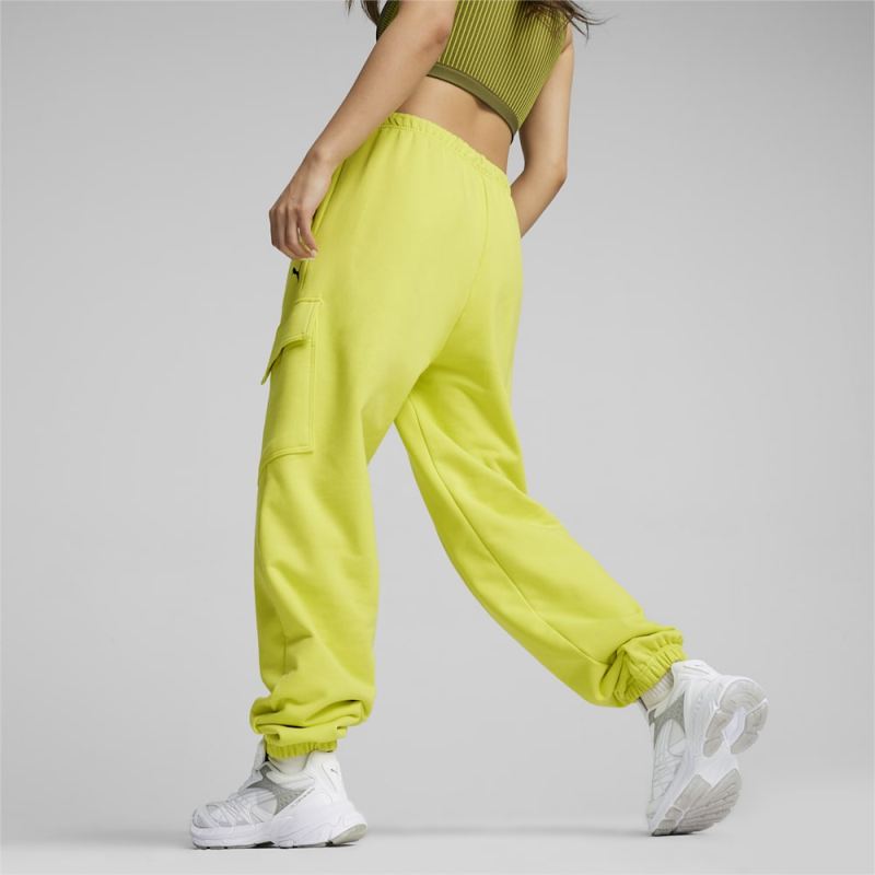 Puma | Women's DARE TO Relaxed Sweatpants - Lime Sheen