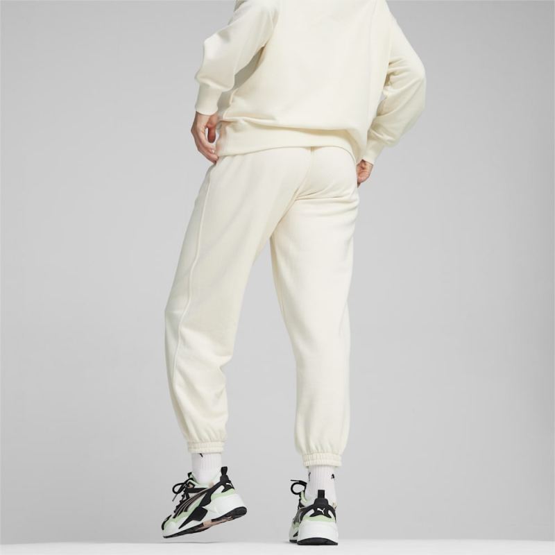 Puma | Women's DOWNTOWN Relaxed Sweatpants - No Color