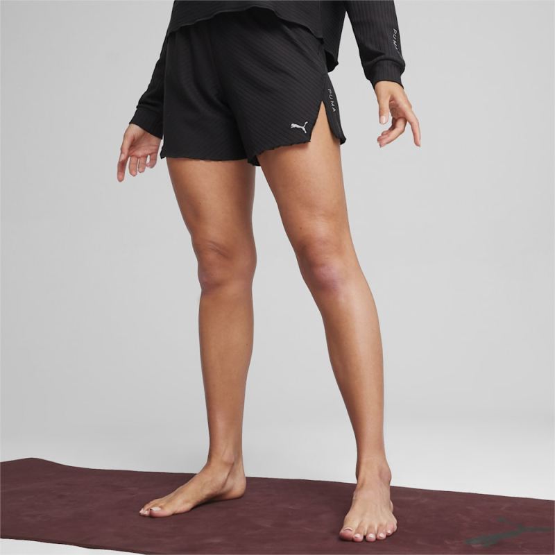 Puma | Women's UNWIND STUDIO Training Shorts - Black